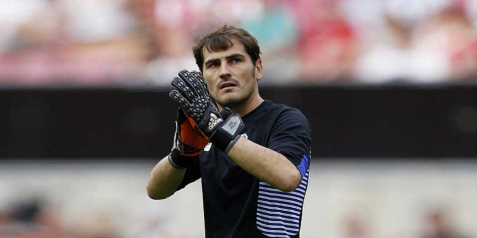 Iker Casillas trollea a Layún