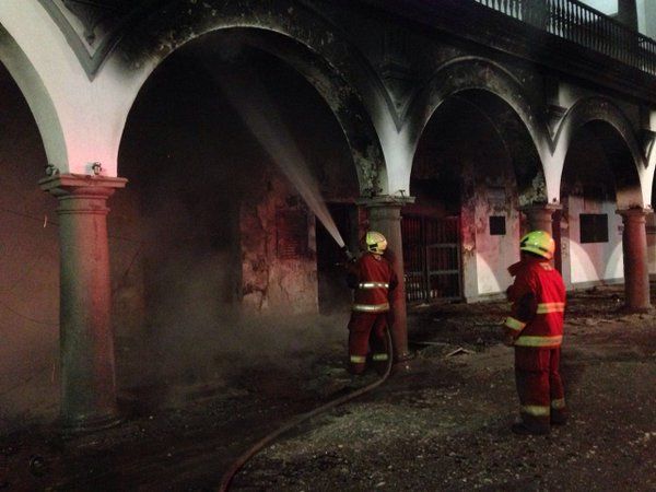 Se incendia fachada de Palacio Municipal de Veracruz - incendio-palacio-veracruz-2