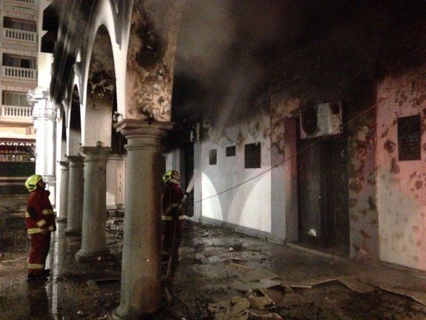 Se incendia fachada de Palacio Municipal de Veracruz - incendio-palacio-veracruz-3