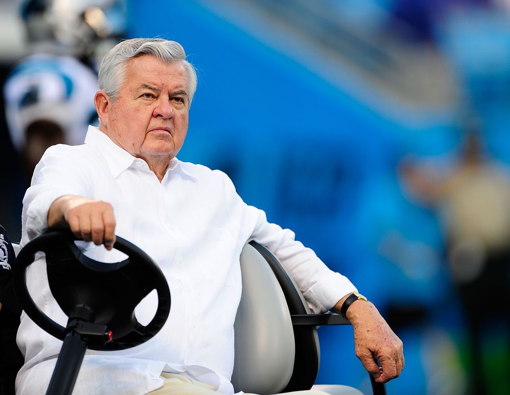 Los deportistas retirados mejor pagados del 2015 - jerry-richardson