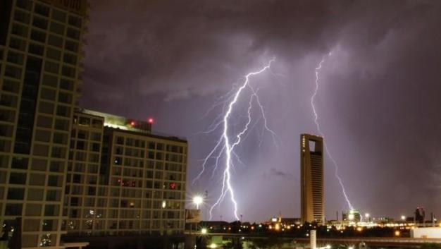 Prevén vientos fuertes y tormentas eléctricas en Nuevo León