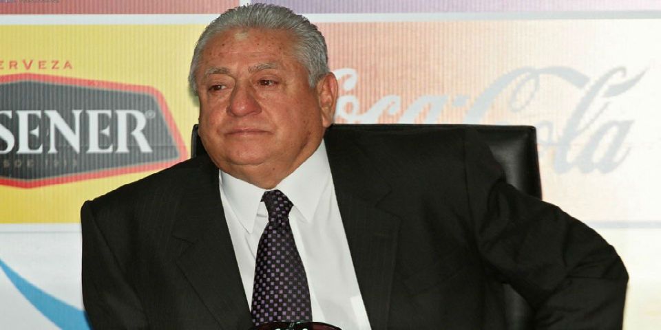 Renuncia presidente de la Federación Ecuatoriana de Futbol