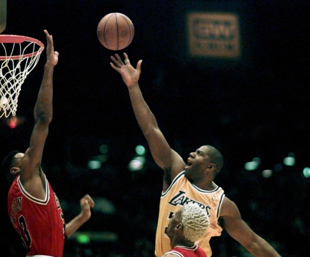 Los deportistas retirados mejor pagados del 2015 - magic-johnson-1024x851