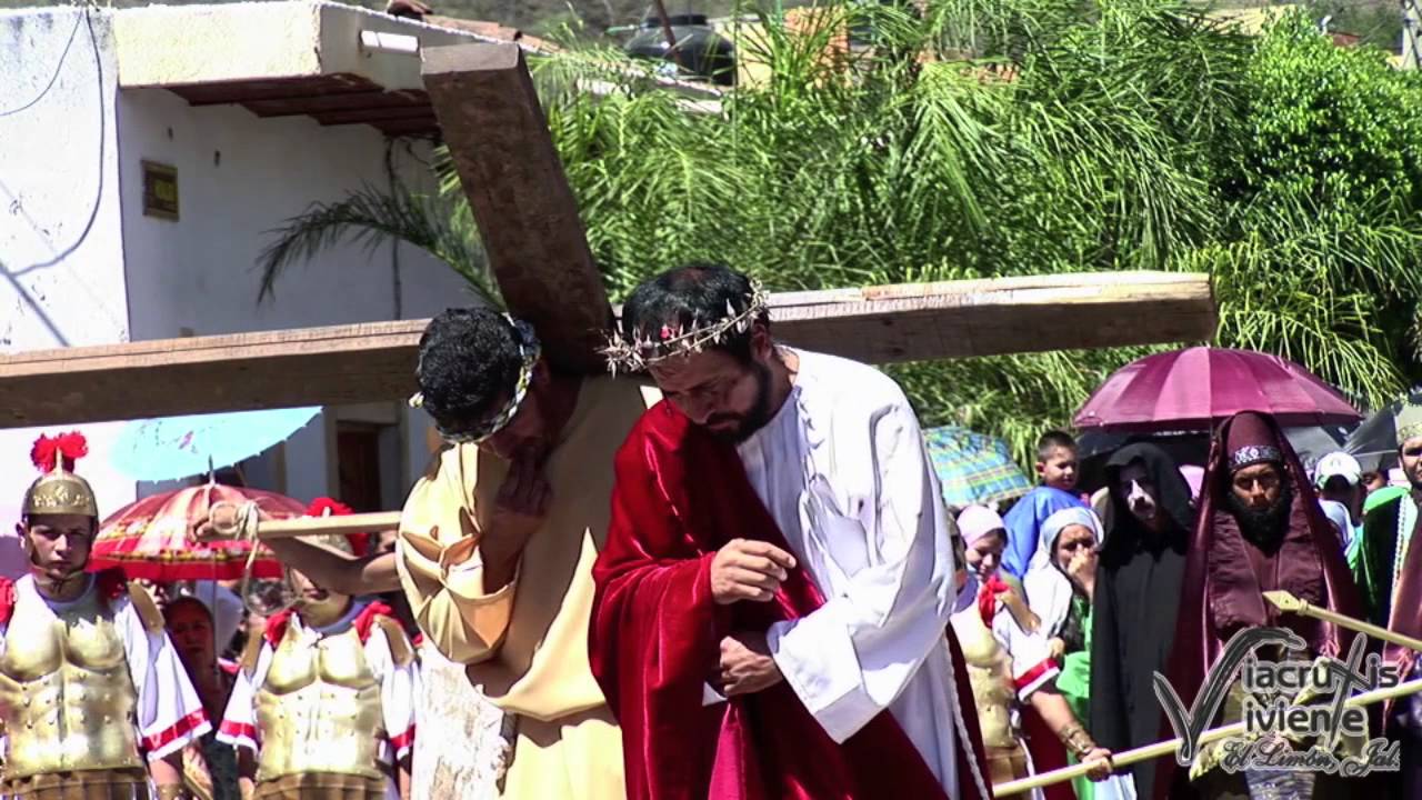 Vehículo atropella a peregrinos durante viacrucis en Jalisco