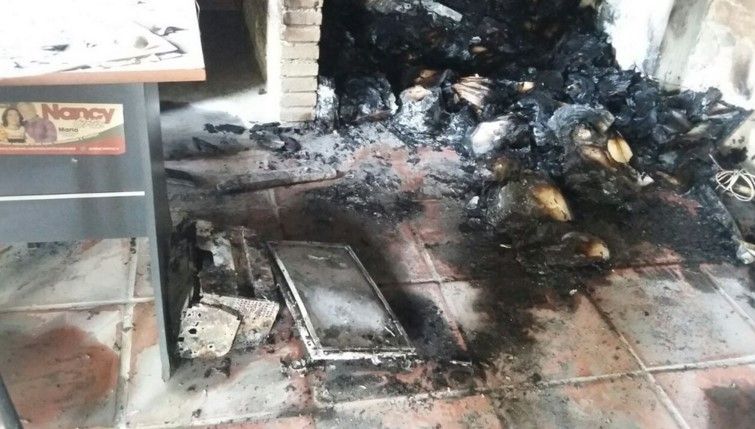 Incendian oficinas de Morena en Oaxaca - morena-incendio-oaxaca-cepco_goboax