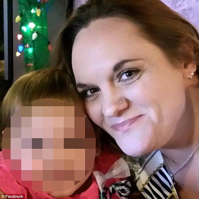 Mujer causa quemaduras a su hija al meterla al horno - niña-horno-1