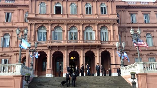 Sujeto amenaza a locutor de Radio Nacional Argentina Sujeto amenaza a locutor de Radio Nacional Argentina