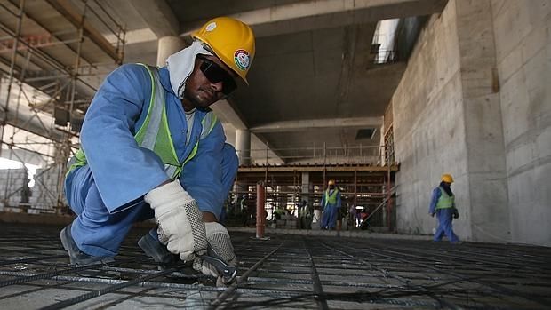 Los abusos que sufren trabajadores que construyen estadios del Mundial