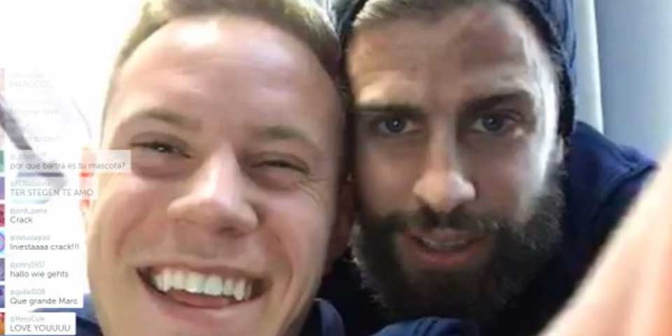 El Periscope de Piqué en el avión del Barcelona