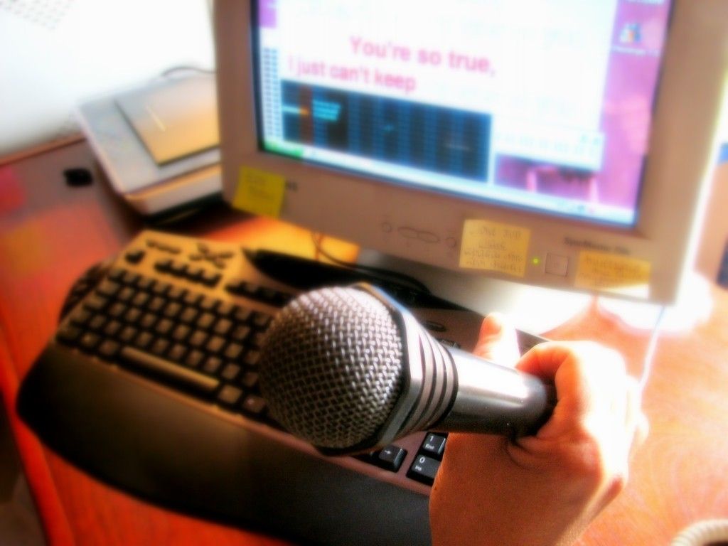 Mexicanos denuncian a programa de radio por comentarios ofensivos