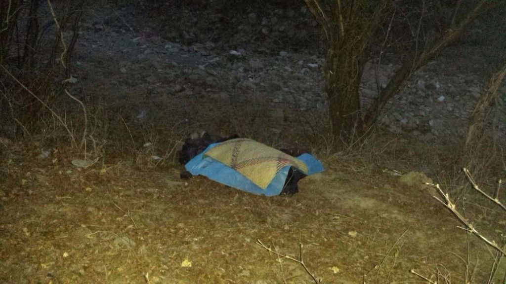 Caen 5 policías a un barranco en Guerrero - policias-guerrero-barranco-2-1024x576