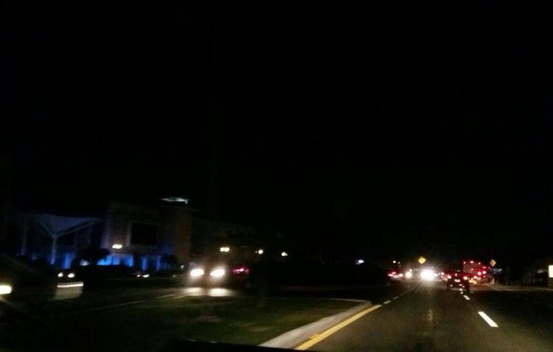 Zona hotelera de Cancún queda sin luz