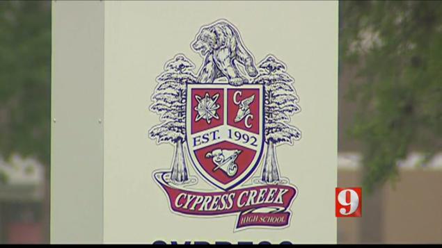 Detienen a adolescentes por fotografiarse posando con armas en escuela - snapchat31n-1-web