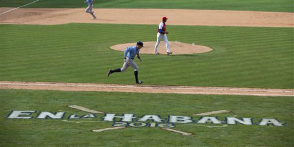 Rays llegan a Estados Unidos tras quedar varados en La Habana - tampa-bay-contra-cuba