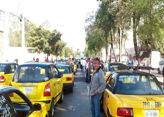 Taxistas protestan contra Uber en Guadalajara - taxistas-uber-guadalajara-4