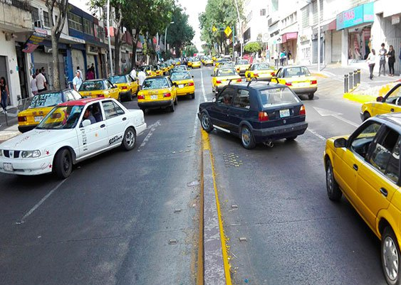 Taxistas protestan contra Uber en Guadalajara - taxistas-uber-guadalajara-7