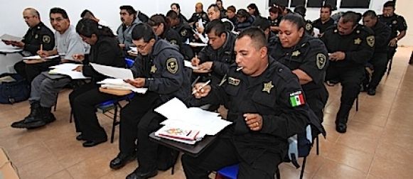 Cerca de mil 480 exautodefensas reprueban examen para ser policías