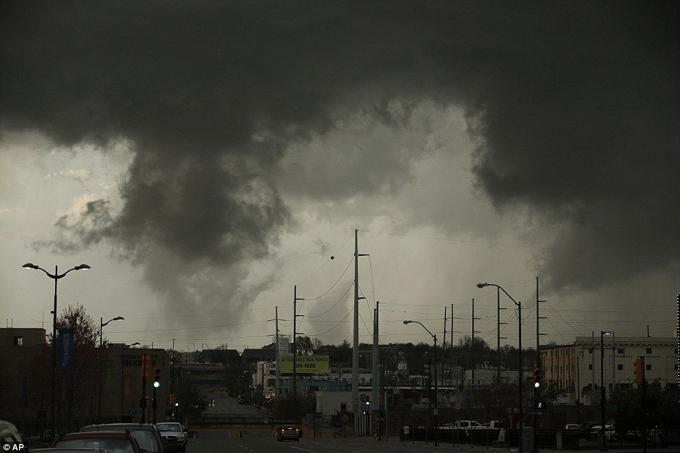 Nueve heridos por tornados en Oklahoma - tornado-oklahoma-3