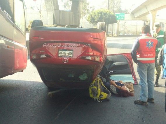 Volcadura e incendio al poniente de la Ciudad de México - volcadura-reforma-constituyentes-soymemomartinez