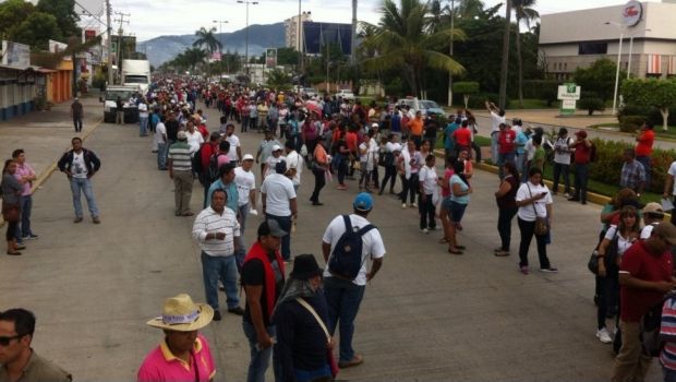 Despedirán cerca de mil docentes en Guerrero