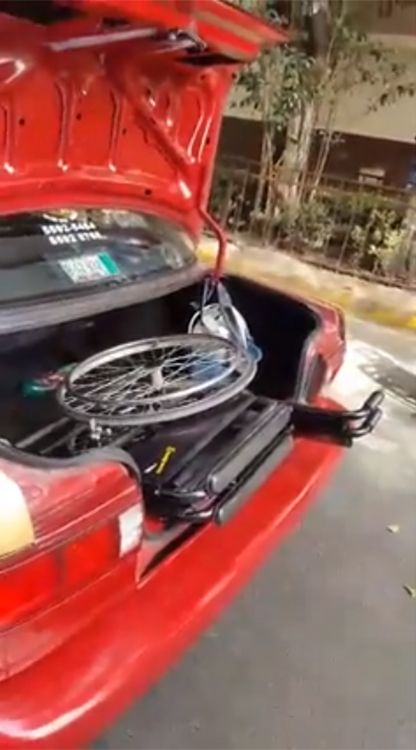 Pone araña a taxista que ayudaba a adulto mayor - 1434366