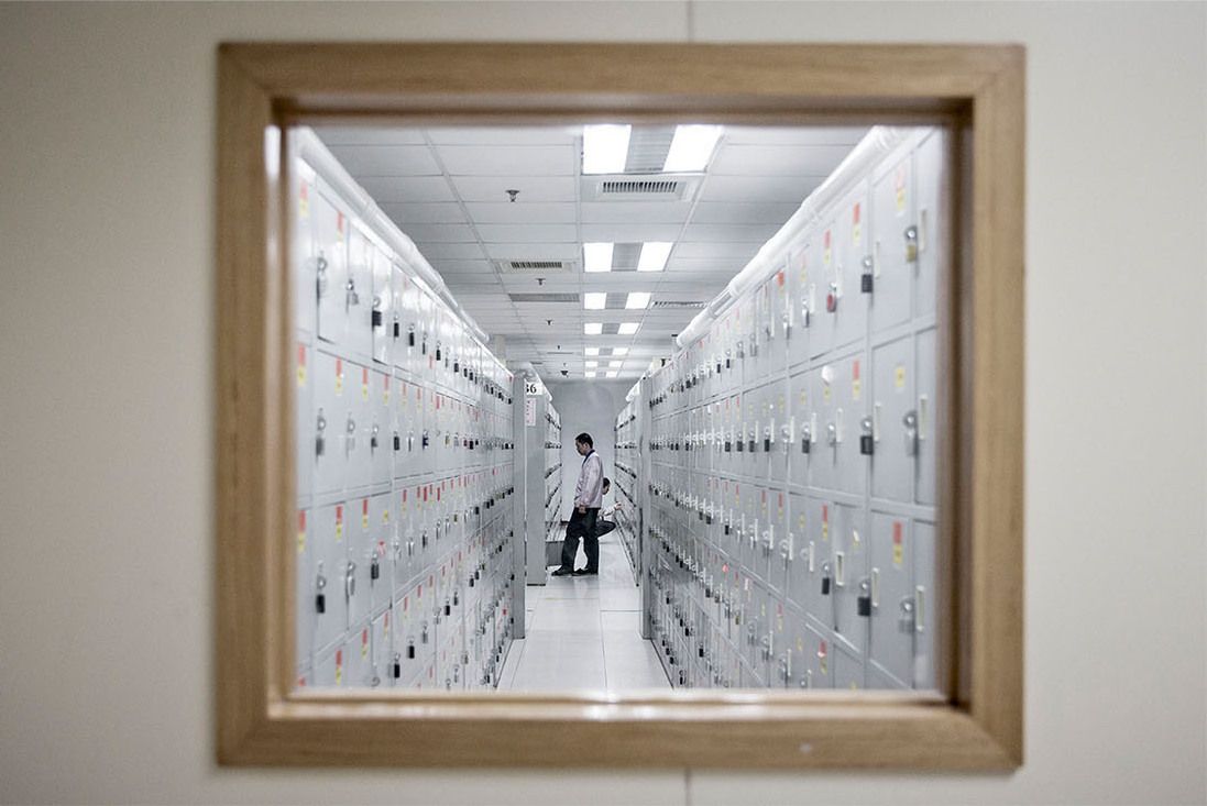 La seguridad y privacidad en una planta de Apple en China - 1x-1