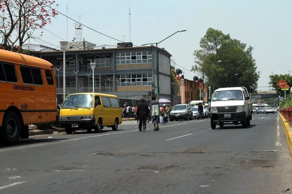 Peatones y autos afectados por el retiro de topes - 2830587