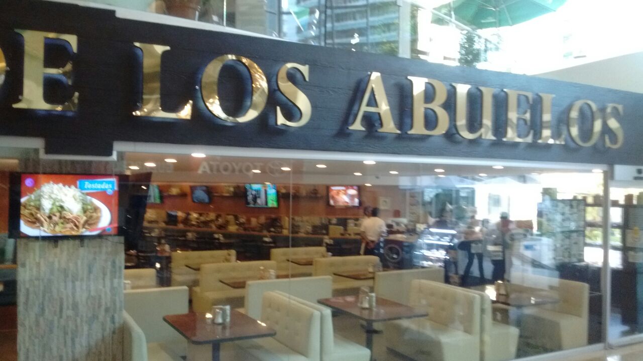 Acapulco fantasma. Violencia obliga a cierre de comercios - 3a8a19ed-06c6-474a-b25c-f6dcecf1b491