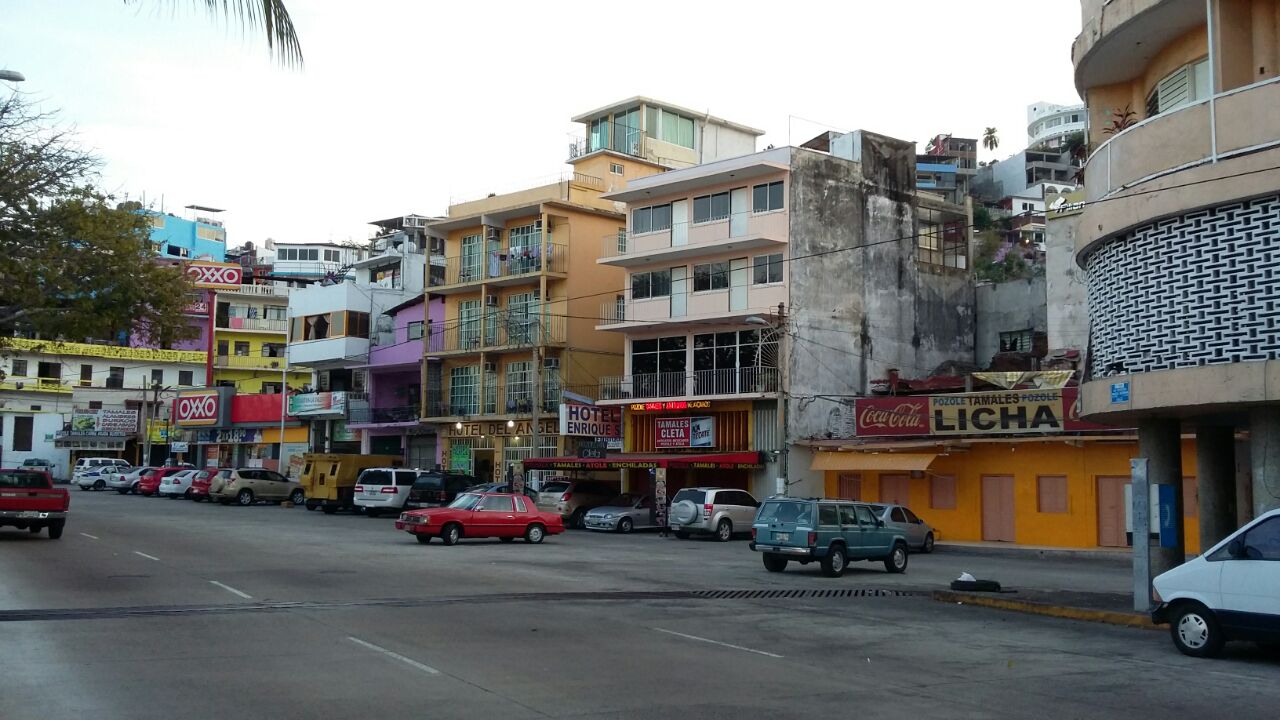 Acapulco fantasma. Violencia obliga a cierre de comercios - 7e43603e-8583-416f-a1cd-1b5afdf1ee87
