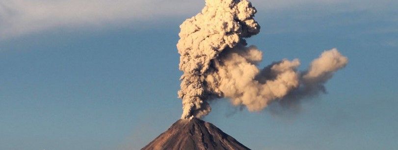Volcán de Colima registra explosión moderada