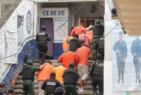 Ingresan ocho policías a CERESO por desaparecios en Papantla - @Javier-Ríos