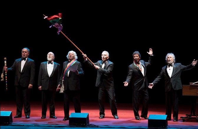Presenta Les Luthiers show en Auditorio - @Jazzrockman