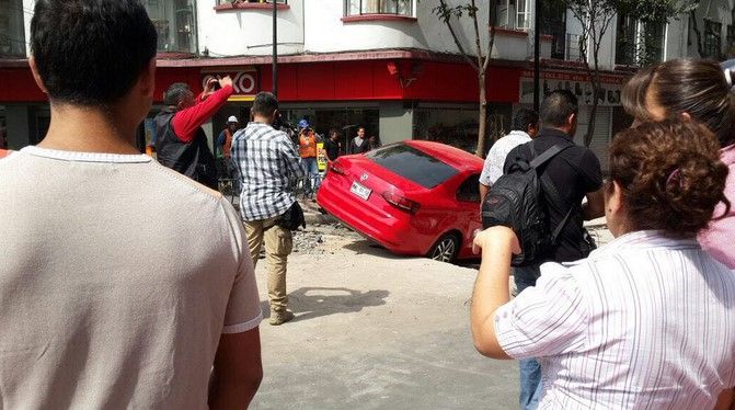 Conductor atropella a mujer en la colonia Juárez - @NTelevisa_com