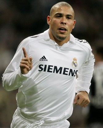 México tiene grandes futbolistas jóvenes: Ronaldo - @Ronaldo-__