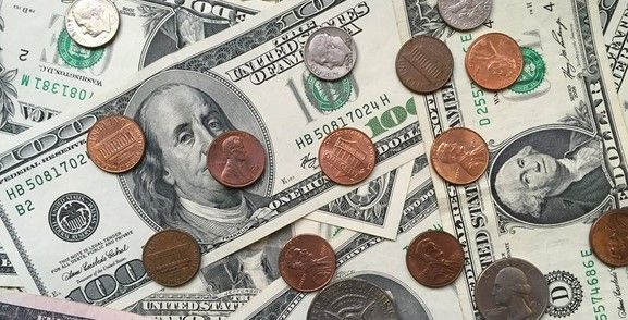 Dólar a la venta hasta en 18.05 pesos