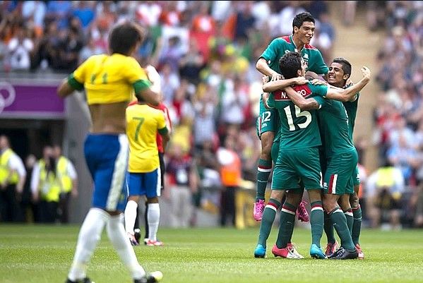 México tiene grandes futbolistas jóvenes: Ronaldo - @mexico