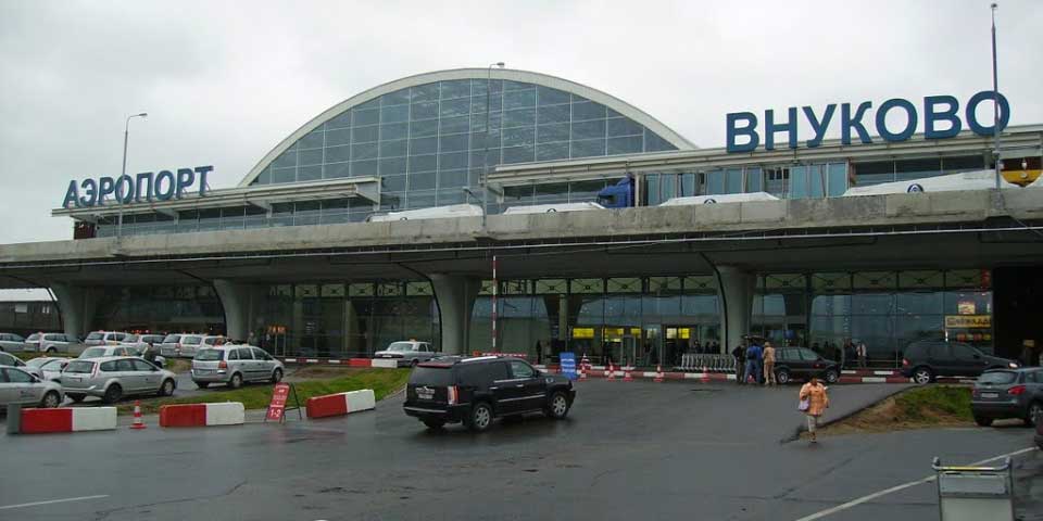 Niña rusa se va de pinta en un avión