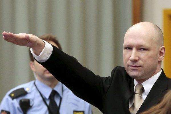 Tribunal falla a favor de extremista que asesinó a 77 personas - Anders-Breivik