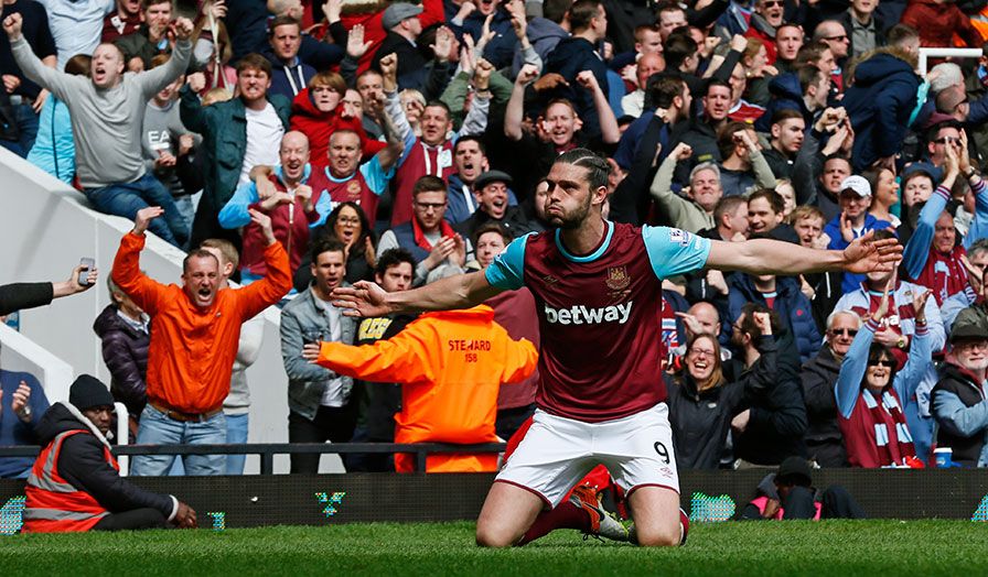 West Ham acaba con esperanzas de Arsenal en la Premier - Andy-Carroll-3