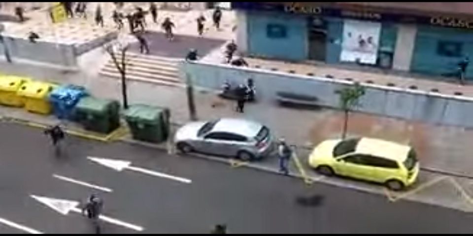 Video: batalla campal entre aficionados del Betis y el Celta de Vigo