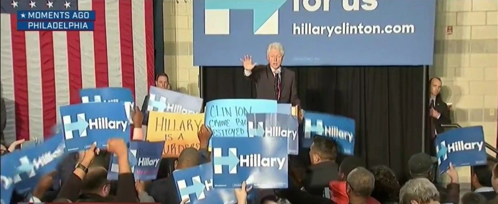 Bill Clinton se enfrasca en discusión con negros en mitin - Bill-Clinton-2-1024x421