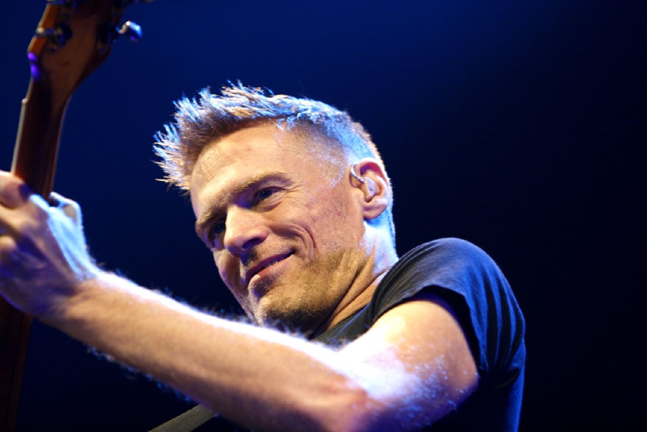 Bryan Adams cancela su concierto en Mississippi - Bryan-Adams-actuall