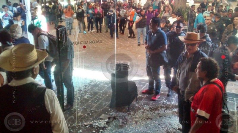 No hay carreteras bloqueadas en Michoacán: Aureoles - CNTE-michoacan-CB-Television