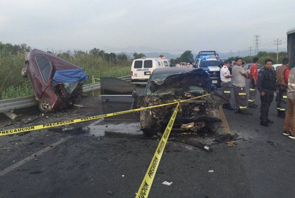 Pierden la vida dos conductores en choque frontal en Nuevo León - Cadereyta-Choque-2