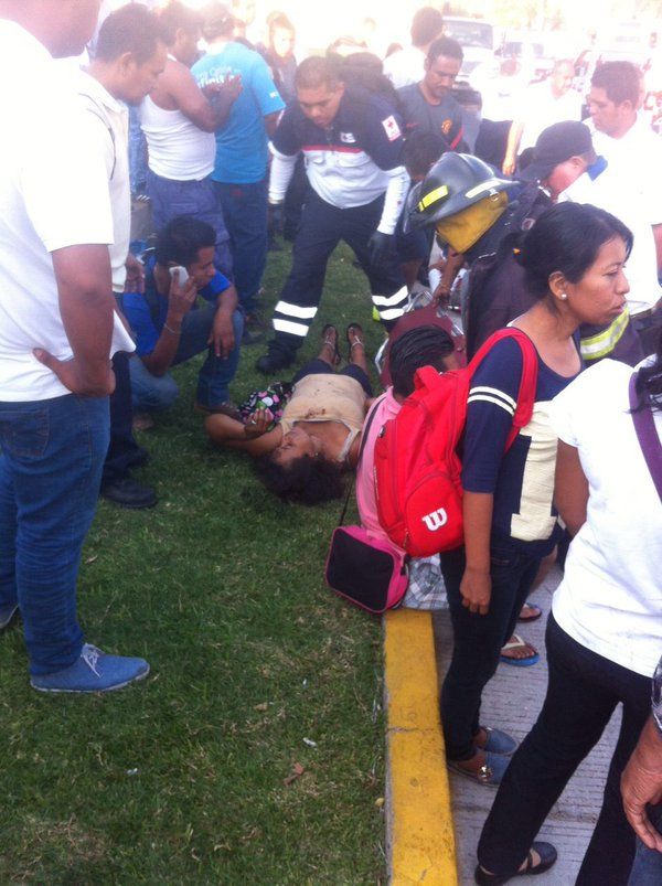 Volcadura de autobús deja 50 heridos en Acapulco - Camión-Acapulco-2