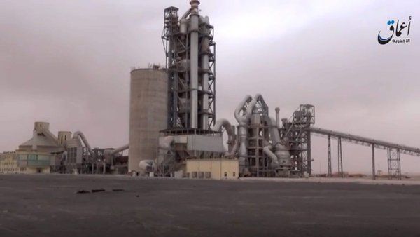 Libera EI a mayoría de secuestrados en cementera de Siria - Cementera-Siria-2