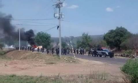 Enfrentamientos en Michoacán deja cuatro policías heridos - Cf3yIrpUMAAirIG