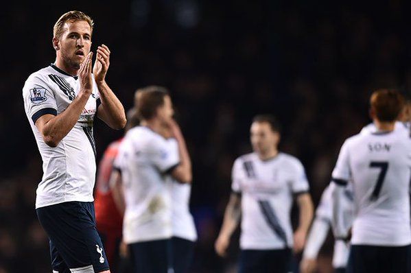 Tottenham empata y Leicester vislumbra título de la Premier - Cg65lM8WwAAUUny