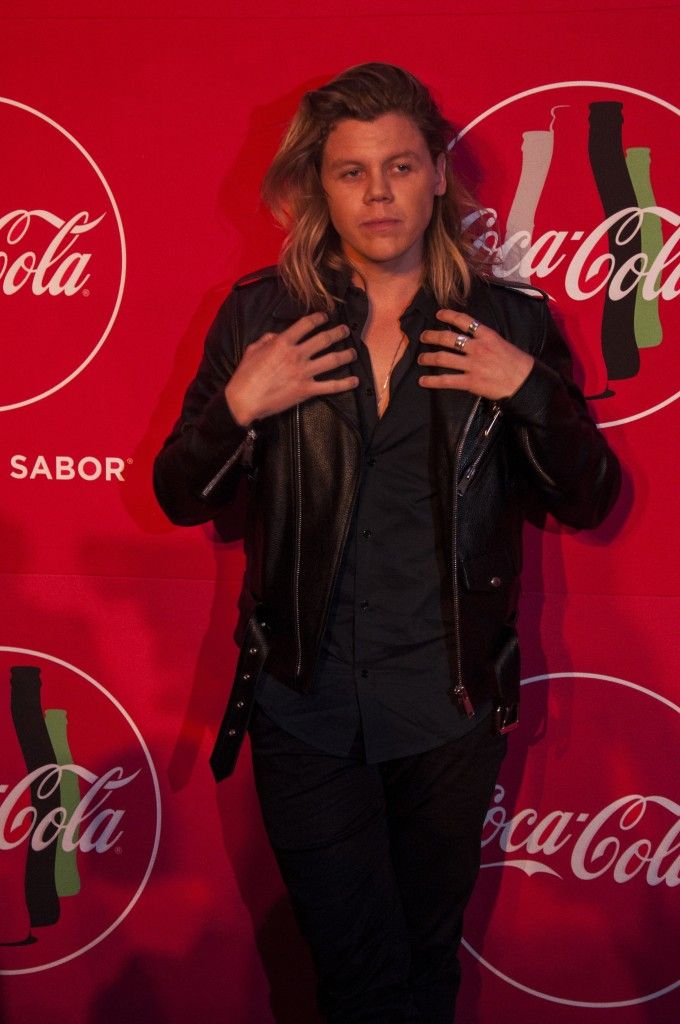 Coca-Cola promueve opciones y porciones con su nueva imagen - Coca-12-680x1024