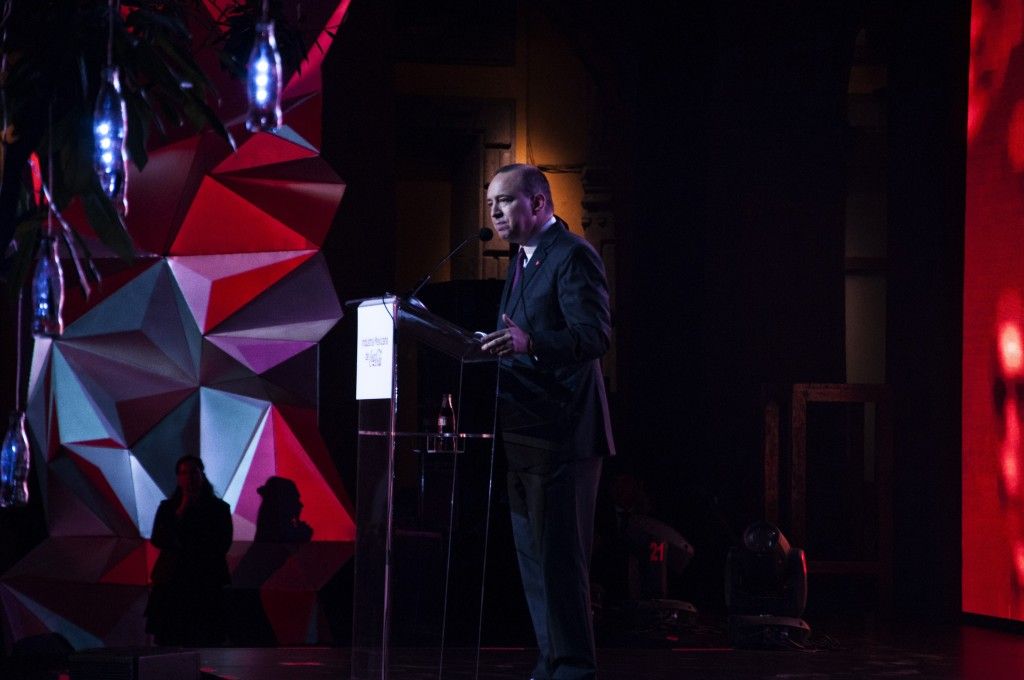 Coca-Cola promueve opciones y porciones con su nueva imagen - Coca-16-1024x680